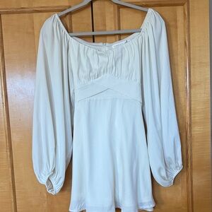 New ALTAR’D STATE small cream dress with balloon sleeves 100% polyester 🍀🍀